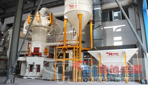伊利石制粉設備 超細磨粉機 超細粉立磨 立磨 桂林鴻程環(huán)保磨粉機:HLMX超細立式磨粉機